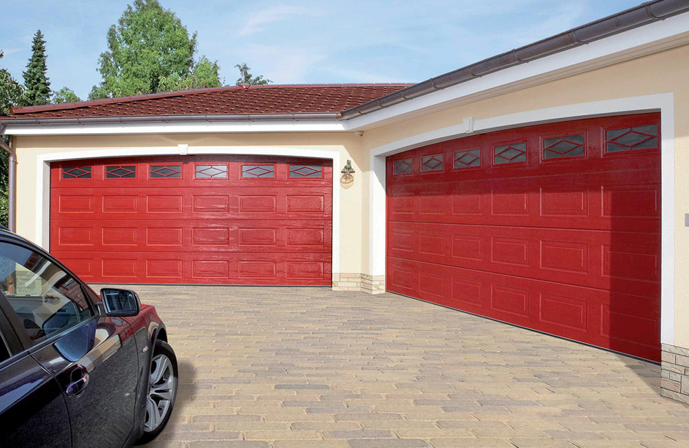 Teckentrup-CarTeck-Georgian-Woodgrain-Flame-Red-RAL-3000-with-Rhombus-Mullion-Windows