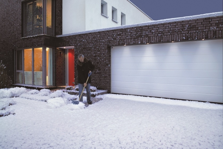 garage-door-snow