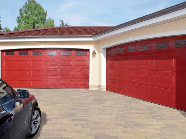 Teckentrup-CarTeck-Georgian-Woodgrain-Flame-Red-RAL-3000-with-Rhombus-Mullion-Windows