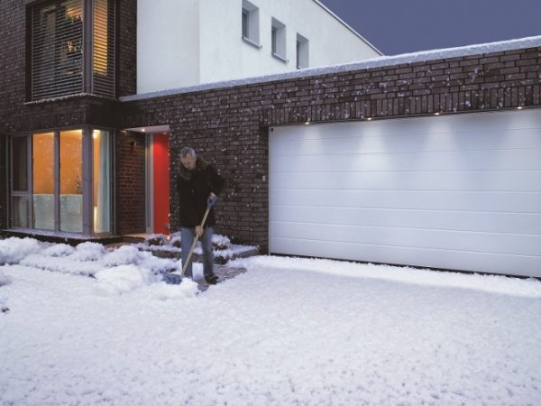 garage-door-snow